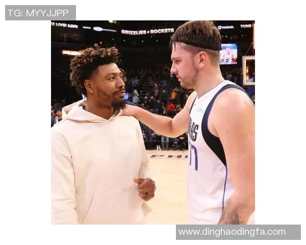 斯玛特谈小里与东契奇接连出色发挥：太猛了 我们都看入迷了