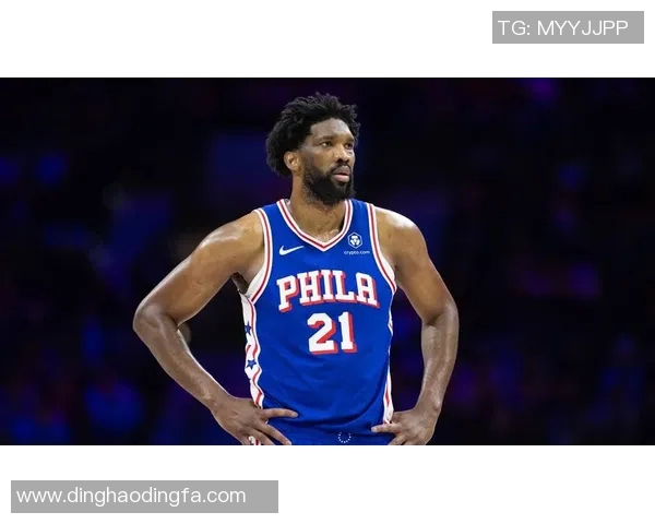 球队新宠！埃奇库姆首秀34分 采访时恩比德马克西等人泼水庆祝