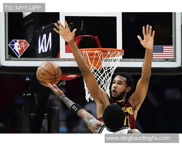 骑士险胜雄鹿!米切尔244莫布里立功,特纳136,字母409难救主 骑士险胜雄鹿!米切尔244莫布里立功,特纳136,字母409难救主